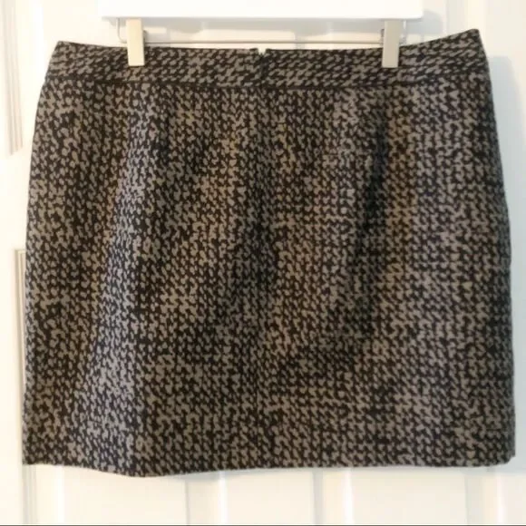 GAP skirt, NWT, size 14, black/gray print, lined - Picture 4 of 8
